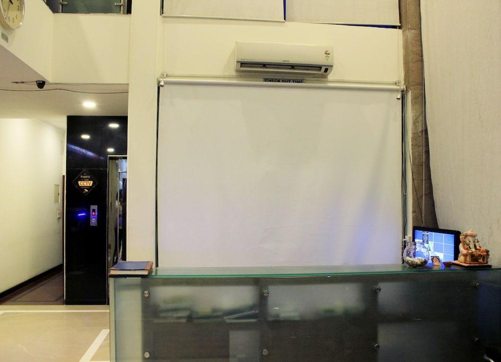Hotel Treebo Palm Tree Palam Vihar Gurgaon Esterno foto