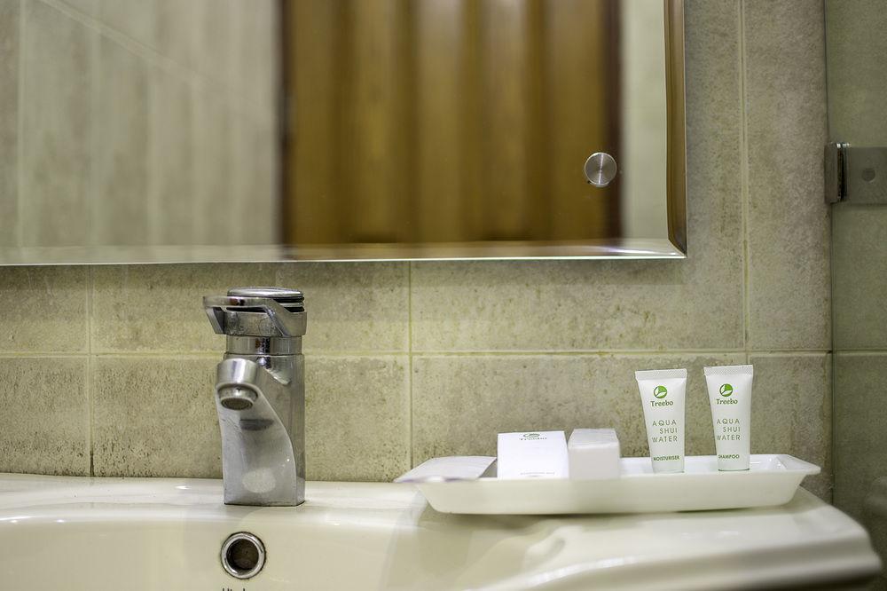 Hotel Treebo Palm Tree Palam Vihar Gurgaon Esterno foto