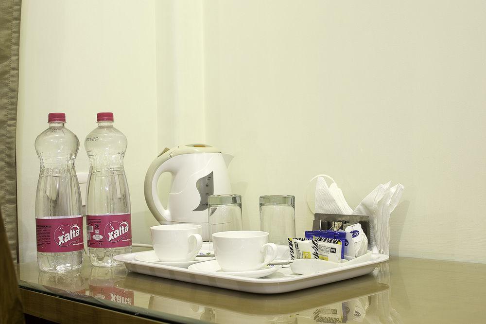 Hotel Treebo Palm Tree Palam Vihar Gurgaon Esterno foto